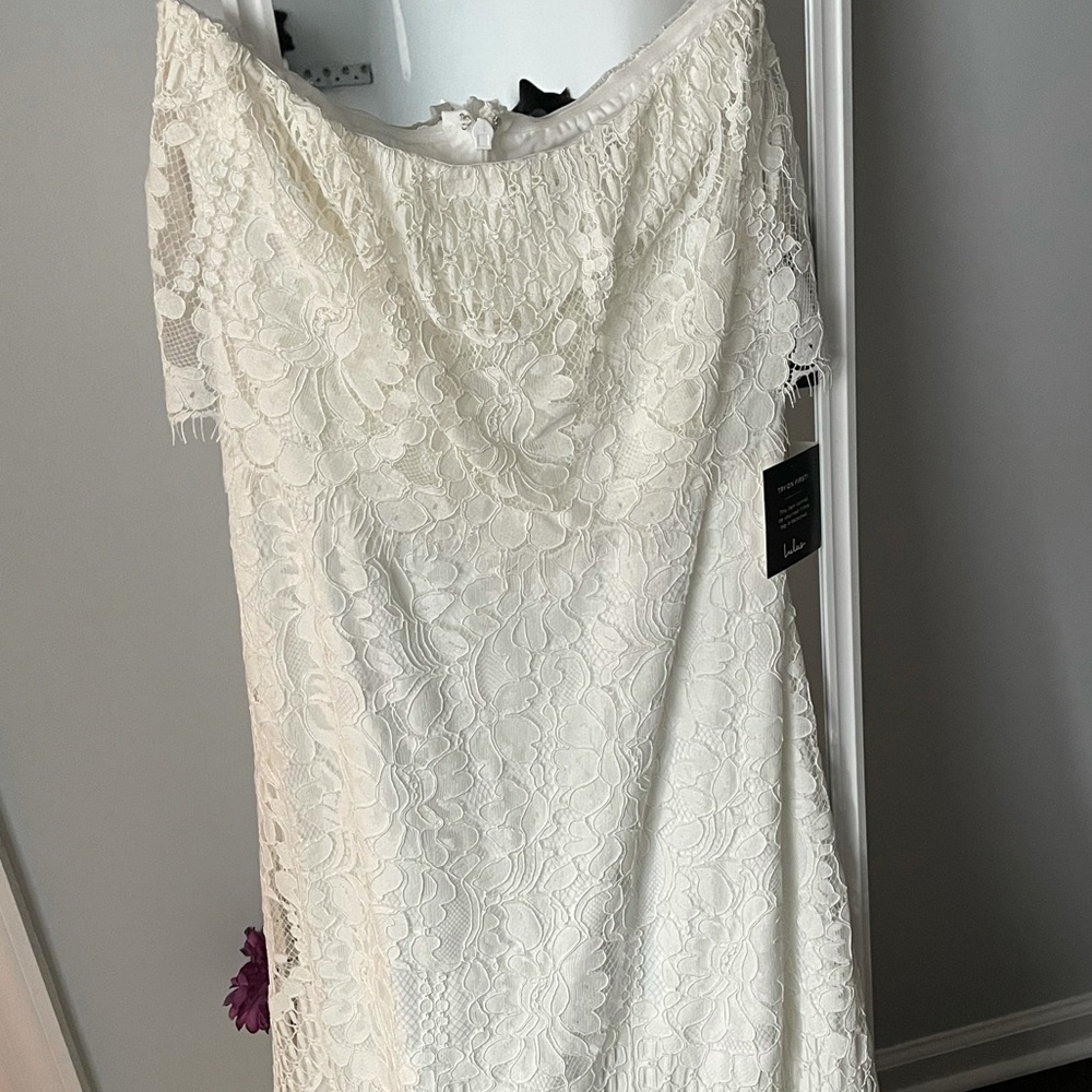 This lace strapless midi dress is from lulu